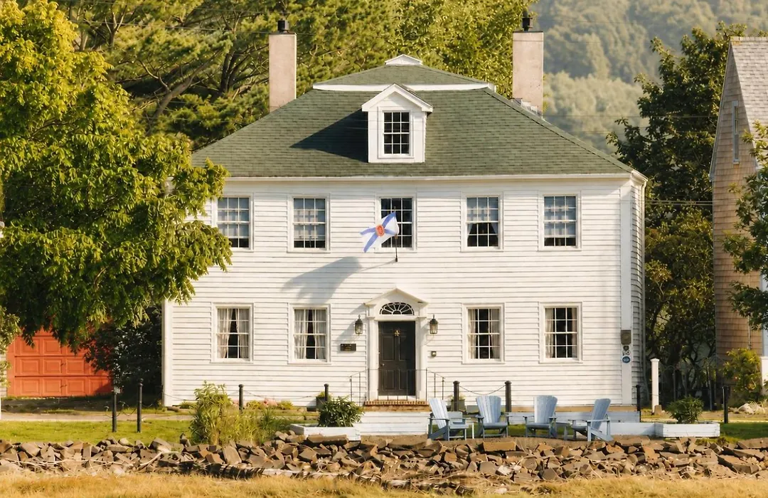 Bailey House Inn - Georgian Waterfront Retreat-1